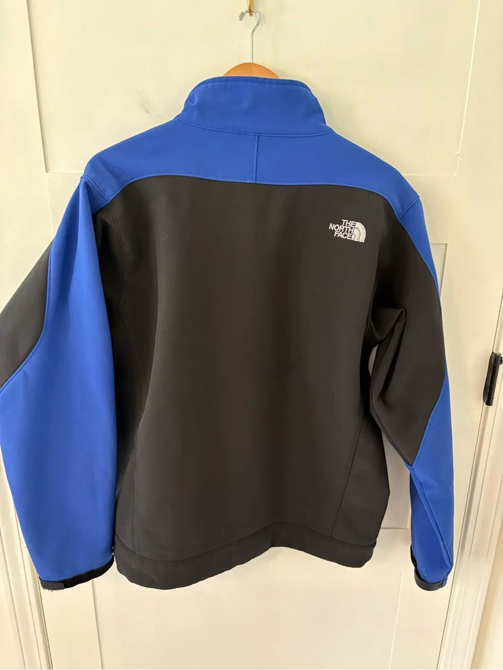 The North Face  Apex Bionic Softshell Jacket. Size Large.